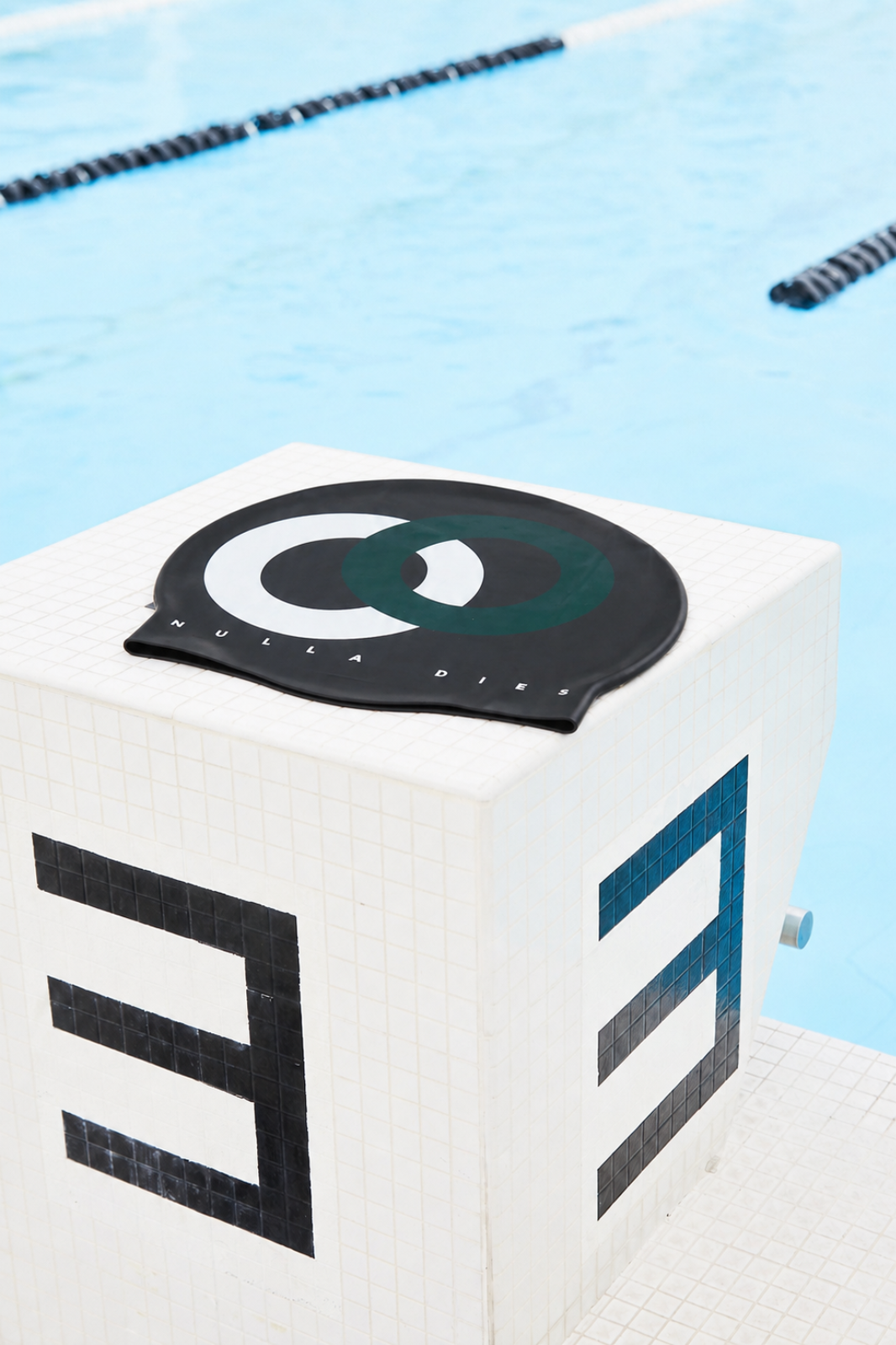 Swimcap Nulla Dies Noir Blanc Vert