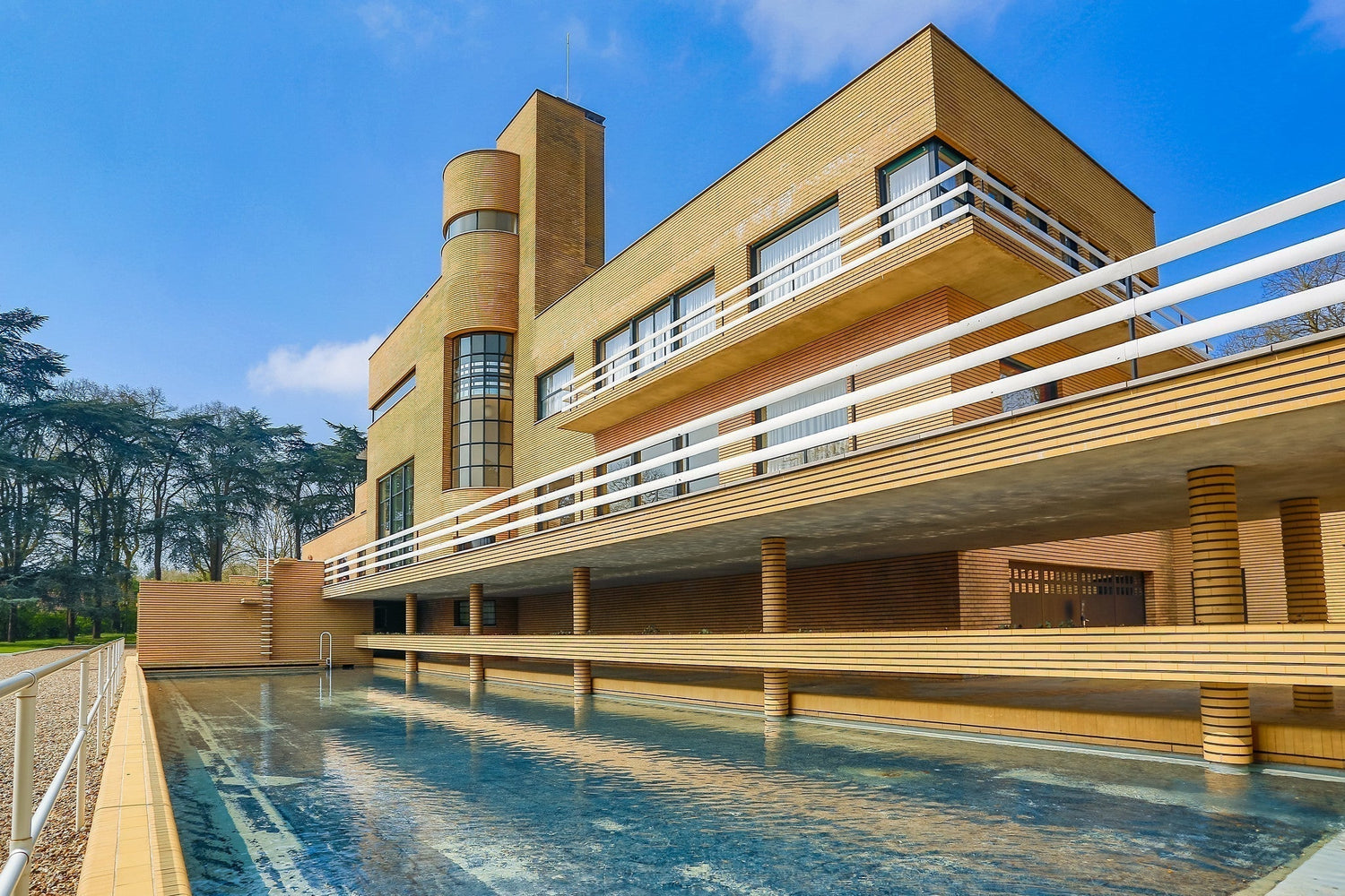 VILLA CAVROIS