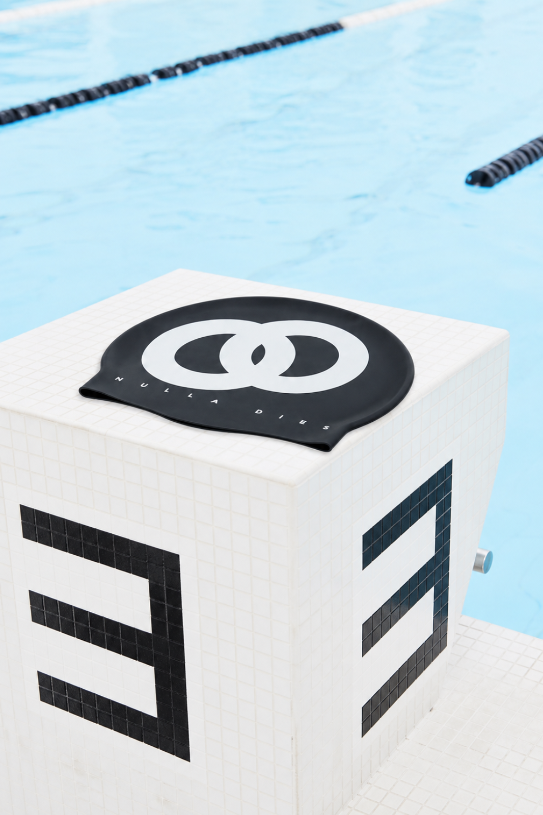 Swimcap Nulla Dies Noir Blanc